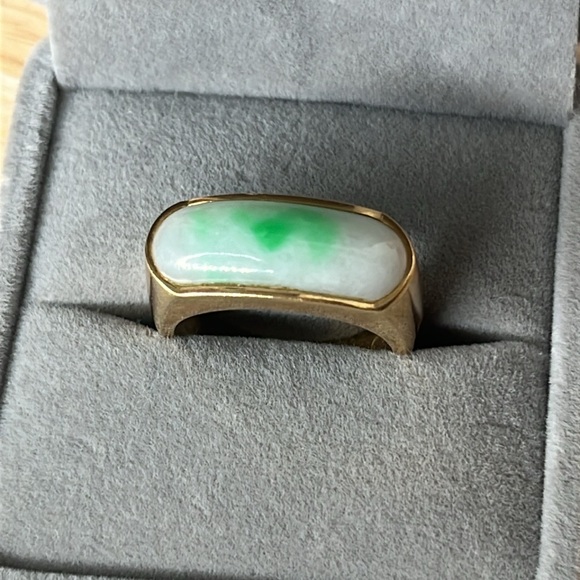 Estate VINTAGE 14K GOLD JADE SADDLE RING - Picture 4 of 16